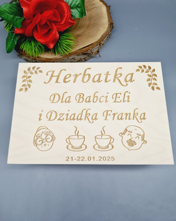 Drewniana skrzynka z...
