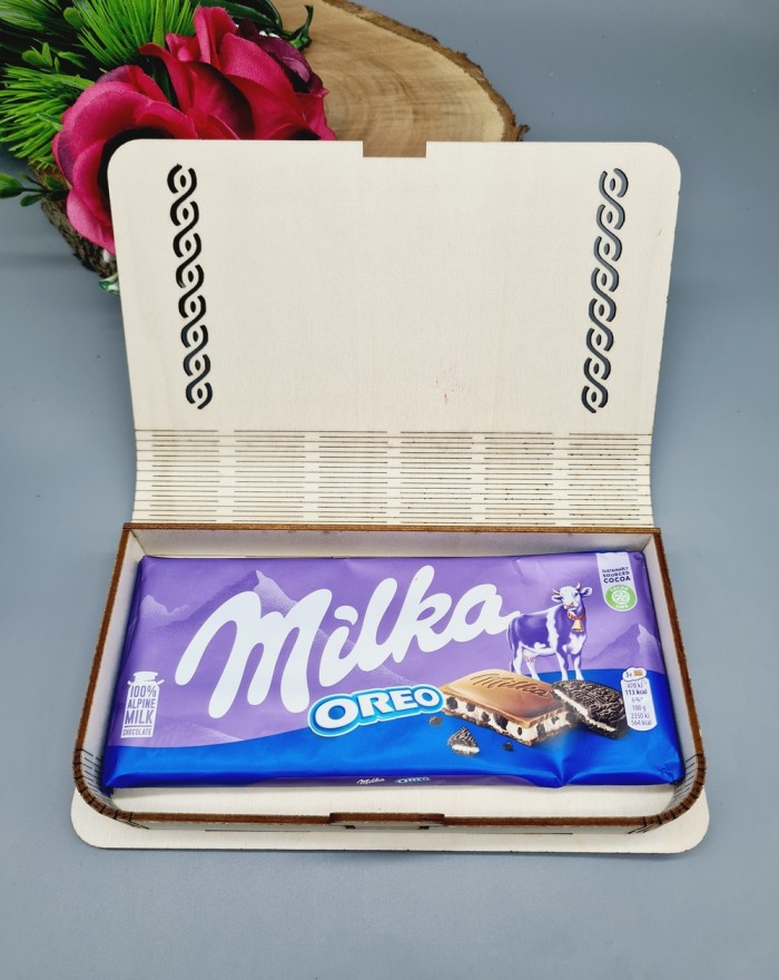 Drewniane pudełko na czekoladę, upominek na Dzień Kobiet