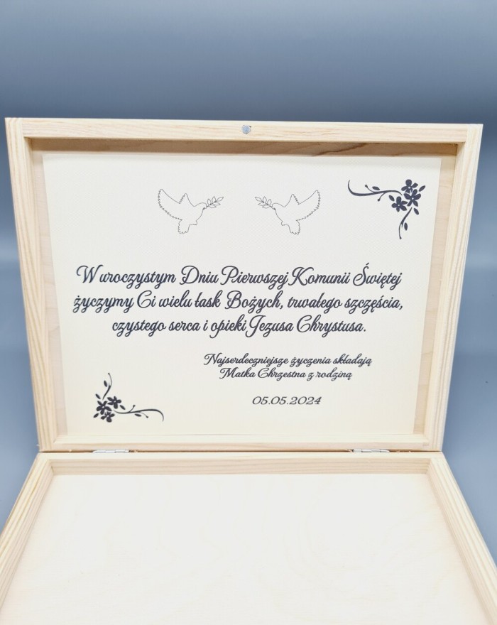 Pamiątka komunijna, drewniane pudełko na merci