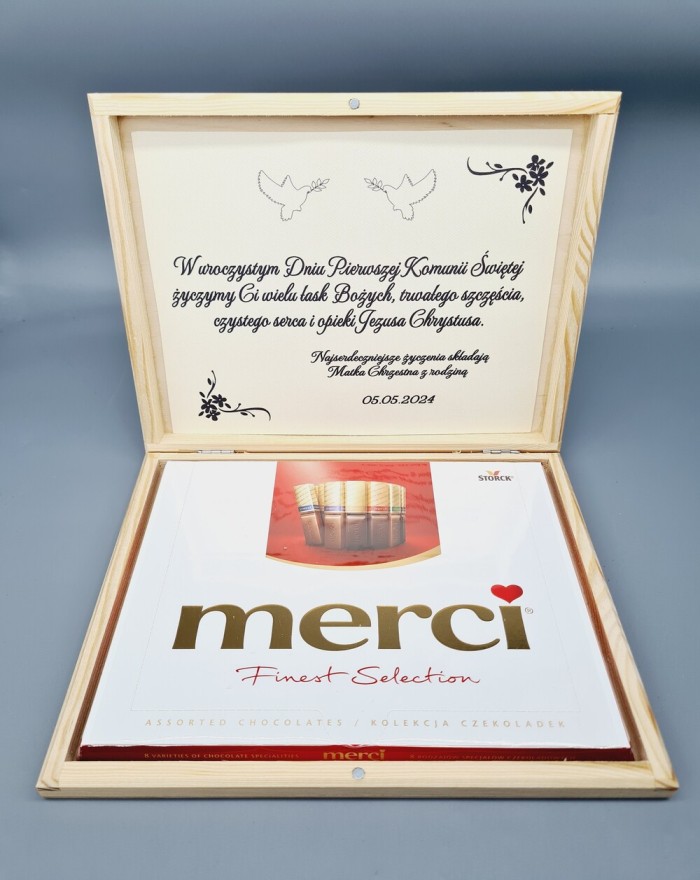 Pamiątka komunijna, drewniane pudełko na merci