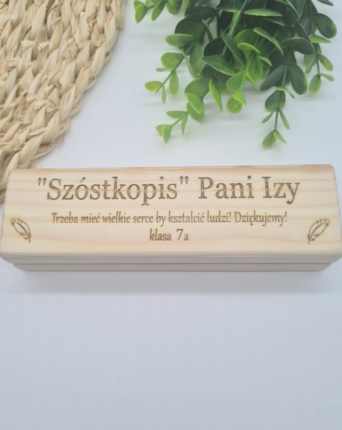 Długopis w drewnianym...