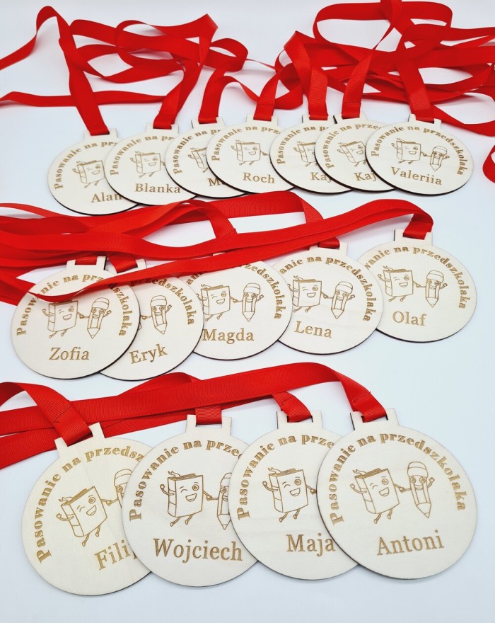 Medal Pasowanie na Przedszkolaka, medal drewniany z grawerem