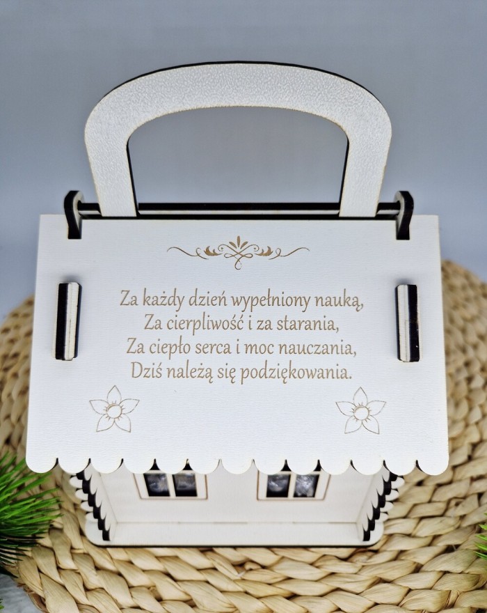 Domek na słodycze, upominek dla nauczyciela, słodka chatka
