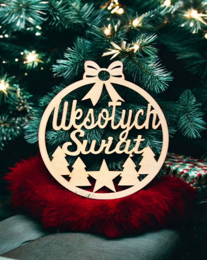 Drewniana bombka z napisem...