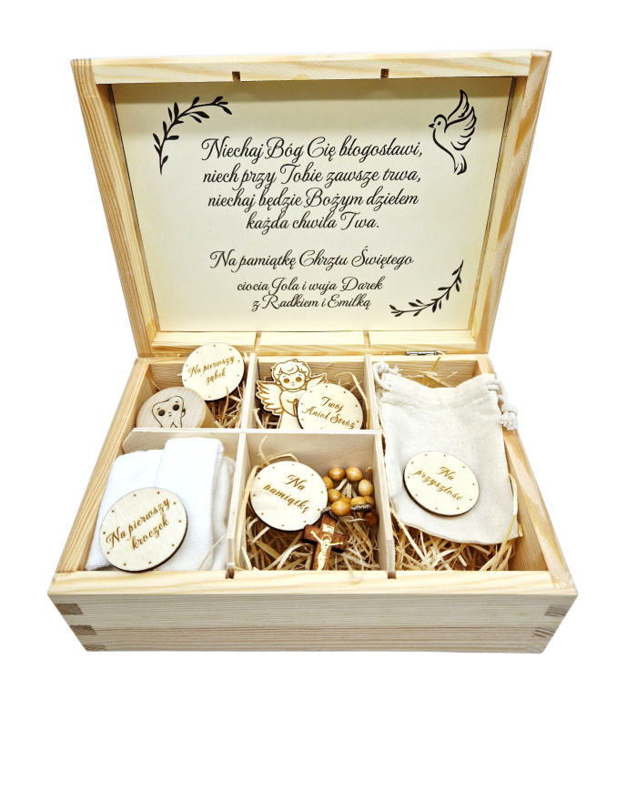Pamiątka Chrztu Świętego, pamiątka na Chrzest, drewniana skrzyneczka z pamiątkami
