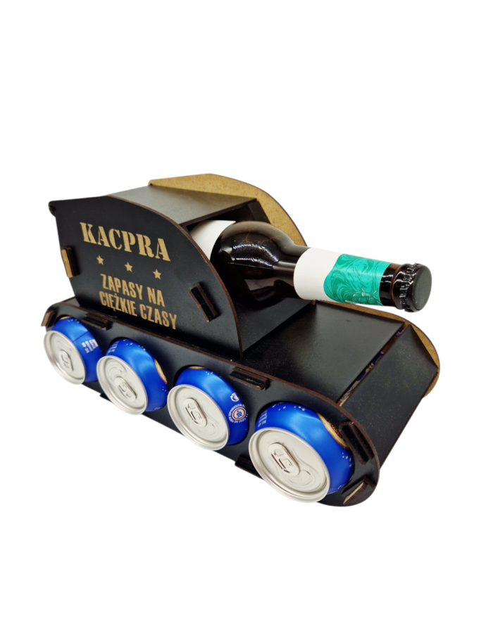 Czołg na piwo – stojak na 4 puszki + butelka, personalizowany prezent z grawerem