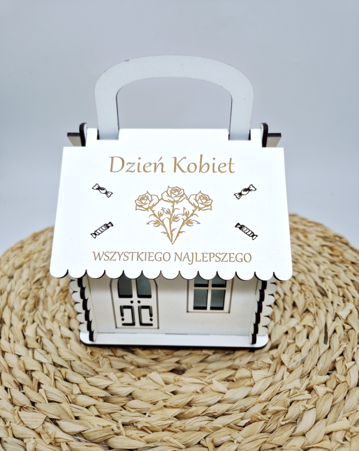 Słodka Chatka – Domek na Cukierki z Białej Płyty HDF z Personalizacją | Prezent na Dzień Kobiet